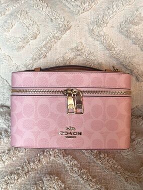Coach Powder Pink Signature Cosmetic Vanity Case with Gold Hardware